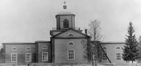 Maaningan kirkon vanha mustavalkoinen valokuva.
