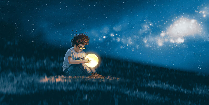 Piirroskuvassa nuori istuu nurmella valoisa pallo kädessään, pimeä tähtitaivas.