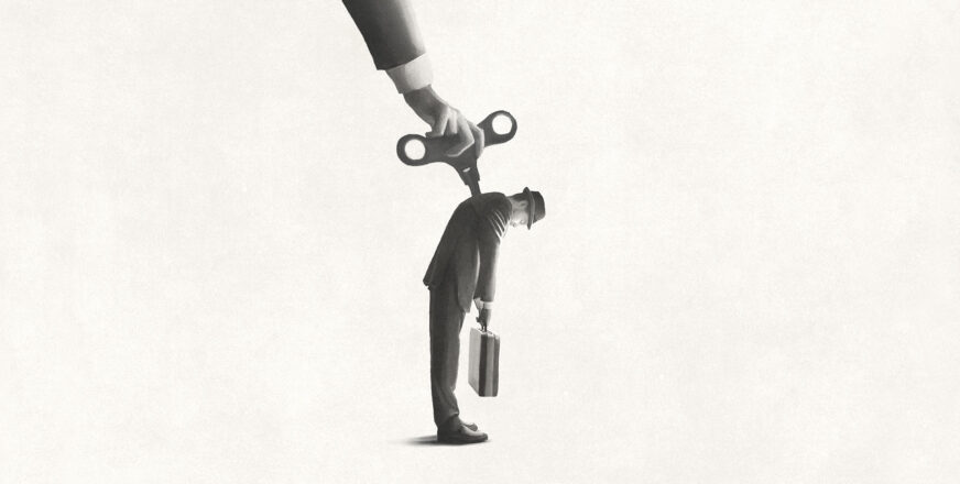 Piirroskuva henkilöstä, joka nuokkuu pystyssä väsyneenä. Selässä on mutteri, jolla voidaan vetää vieteriin lisää voimaa.